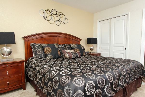 King Suite Bedroom 6 Upstairs
Attached Bathroom
Shower