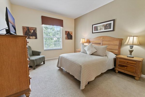 Double Bedroom 2
Shared Bathroom