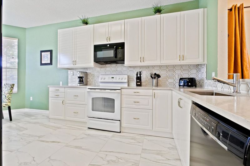 Kitchen (Angle)
