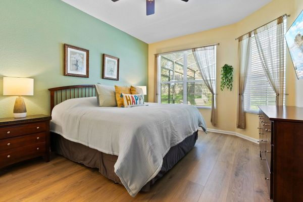 Master King Bedroom 2 Downstairs
Attached Bathroom