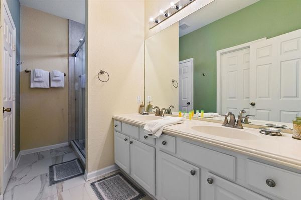 Master King Bathroom 2