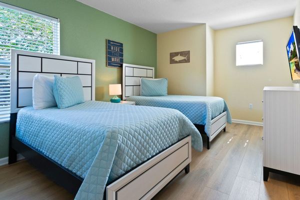 Two Twins Suite Bedroom 5 Upstairs
Attached Bathroom