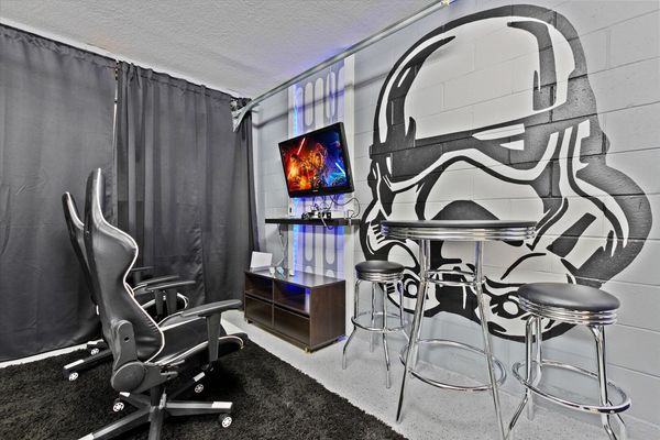 Game Room (Angle 2)
37" TV
Xbox
Wii