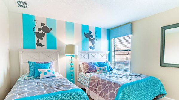 Twin/Double Bedroom 3 Upstairs
32" TV