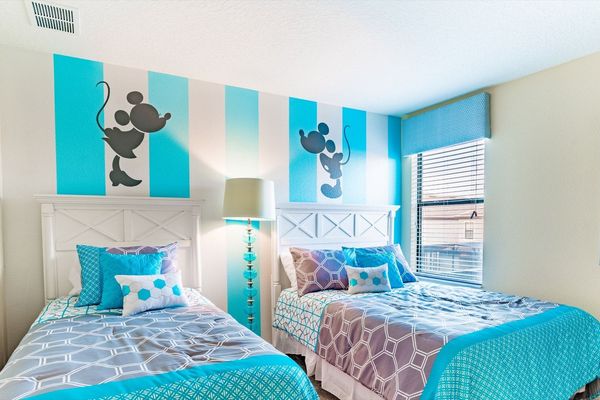 Twin/Double Bedroom 3 Upstairs
32" TV