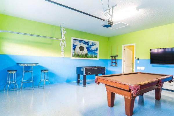 Game Room-Has AC
55" TV XBOX
Pool Table
Foosball