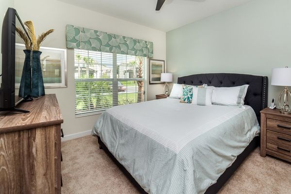 King Bedroom 4 Downstairs