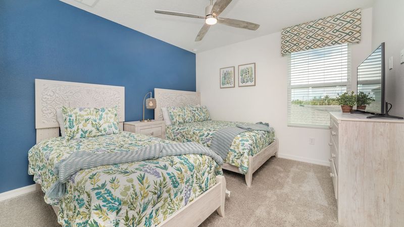 Twin/Full Bedroom 6 Upstairs
Shared Bathroom
43" Smart TV
