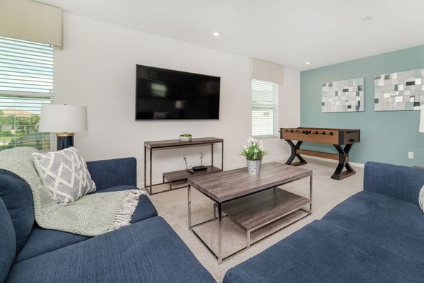 Loft 
65" Smart TV
Foosball