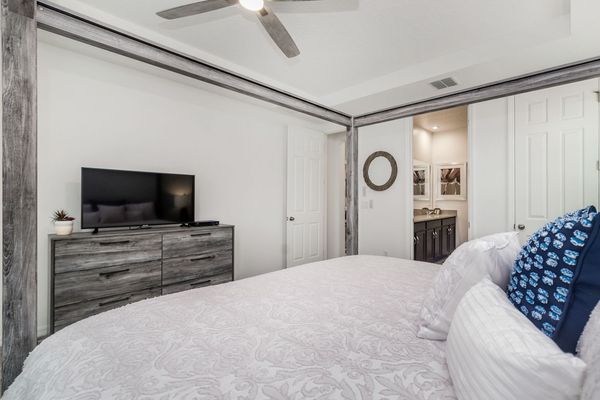 Master King Bedroom 1 (Angle)
43" Smart TV