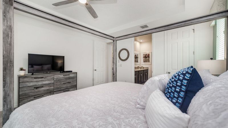 Master King Bedroom 1 (Angle)
43" Smart TV