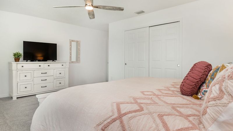 Master King Bedroom 2 (Angle)
43" Smart TV