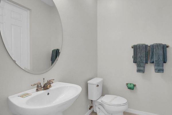 Half Bathroom 5
Has Door to Pool