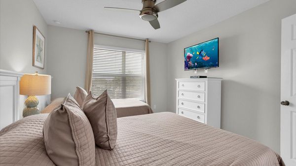 Twin/Double Bedroom 5 (Angle)
43" Roku TV