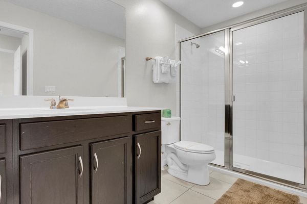 King Suite Bathroom 2 Upstairs
Shower