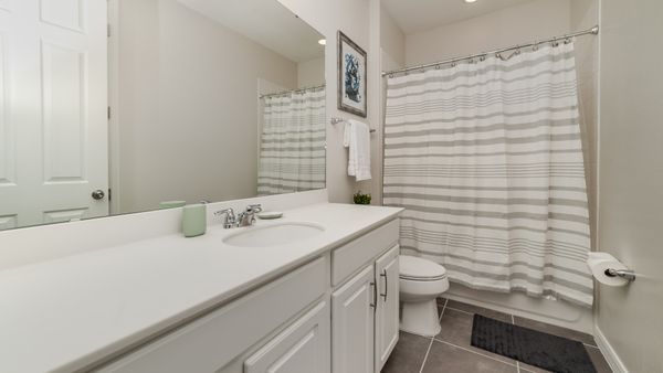 Hall Bathroom Upstairs
Tub/Shower Combo