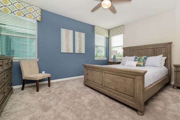 Master King Bedroom 2 Upstairs
California King
Attached Bathroom