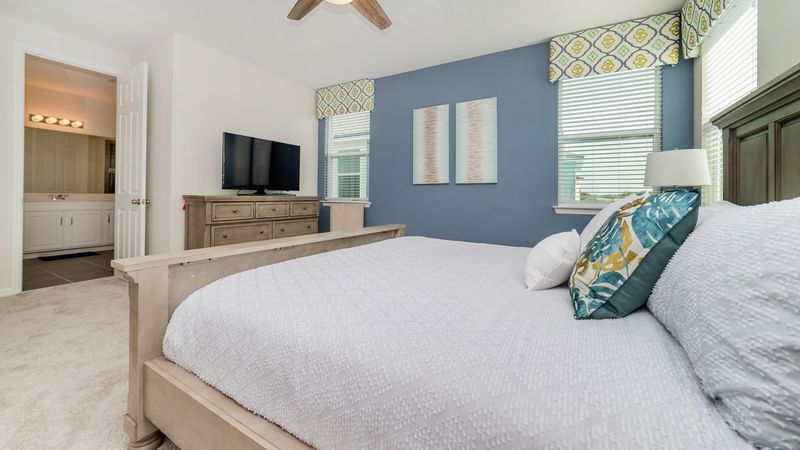 Master King Bedroom 2 (Angle)
49" Smart TV