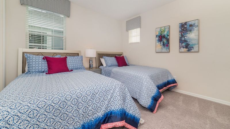 Two Doubles Bedroom 3 Upstairs
Shared Bathroom
Tub/Shower Combo