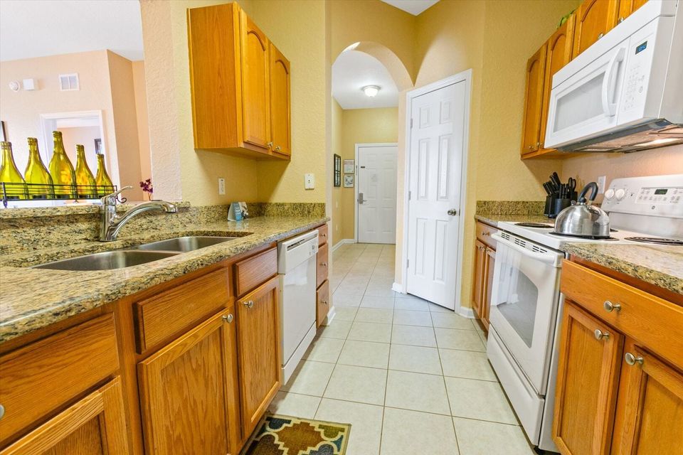 Kitchen (Angle)