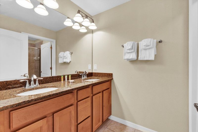 Hall Bathroom 2, Upstairs