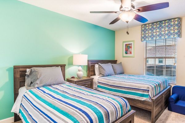 Twin/Double Bedroom 3 Upstairs
32" TV