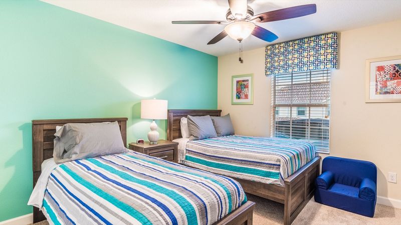 Twin/Double Bedroom 3 Upstairs
32" TV
