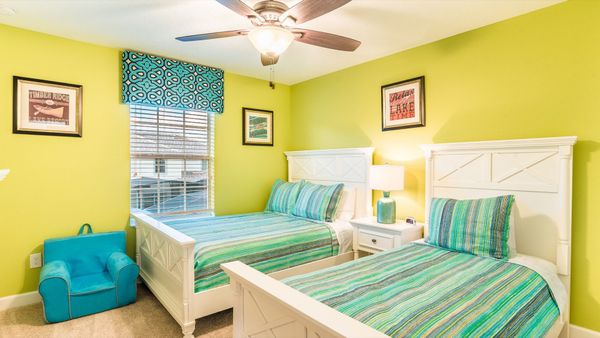 Twin/Double Bedroom 2 Upstairs
32" TV