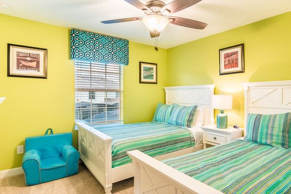 Twin/Double Bedroom 2 Upstairs
32" TV