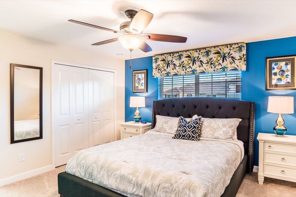 Master King Bedroom 4 Upstairs
Attached Bathroom
40" TV