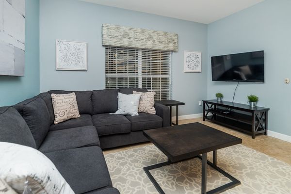 Living Room (Angle)
46" TV