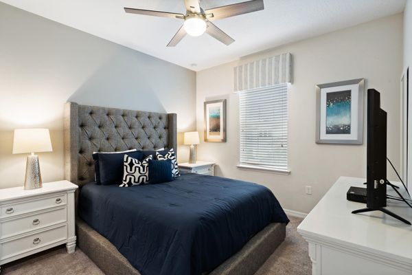 Queen Bedroom 4 Upstairs Shared Bathroom