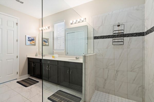 Master King Bathroom 1 Downstairs Walkin Shower