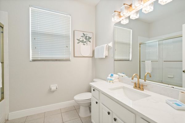 Hall Bathroom 2 Downstairs Tub/Shower Combo