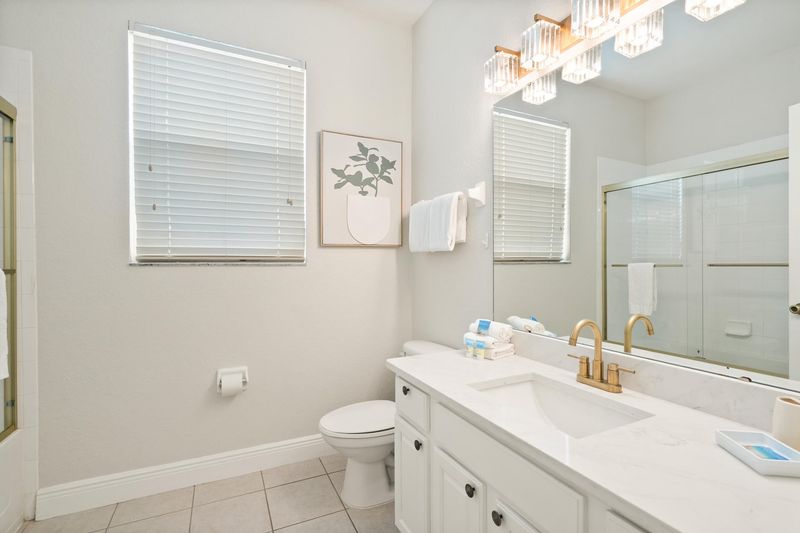 Hall Bathroom 2 Downstairs Tub/Shower Combo