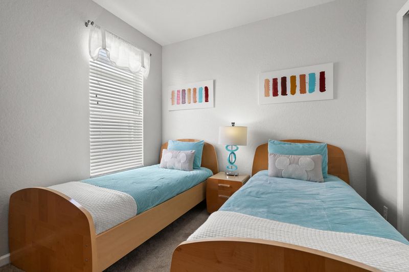 Two Twins Suite Bedroom 4
43" Smart TV