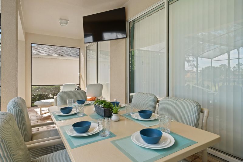 Patio Dining
55" Smart TV
