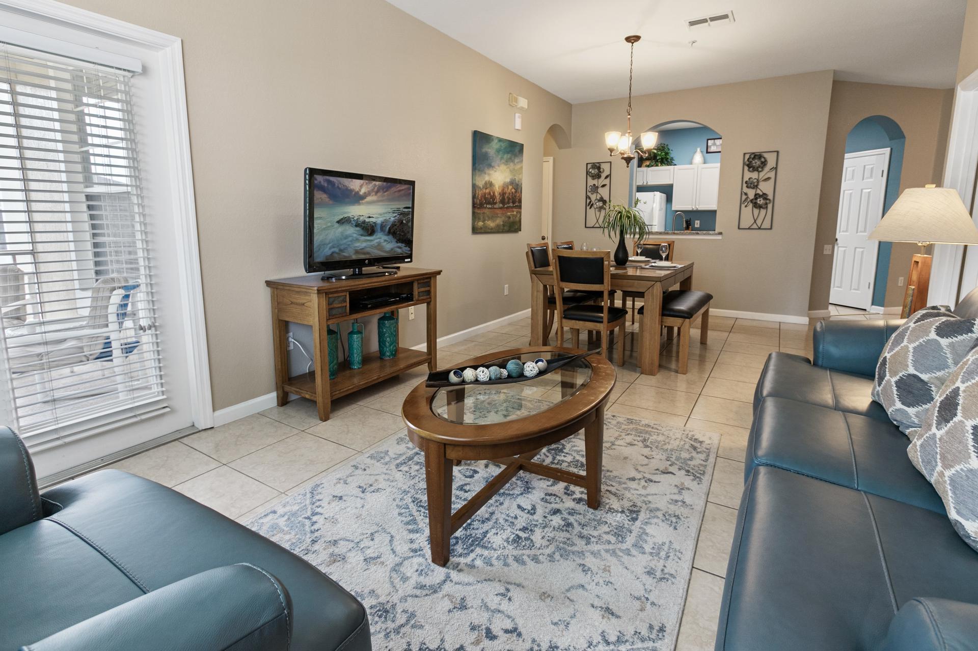 Living Room /Dining