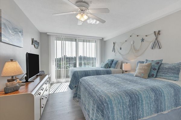 Bedroom  2
2 Queen Beds
50" Smart TV