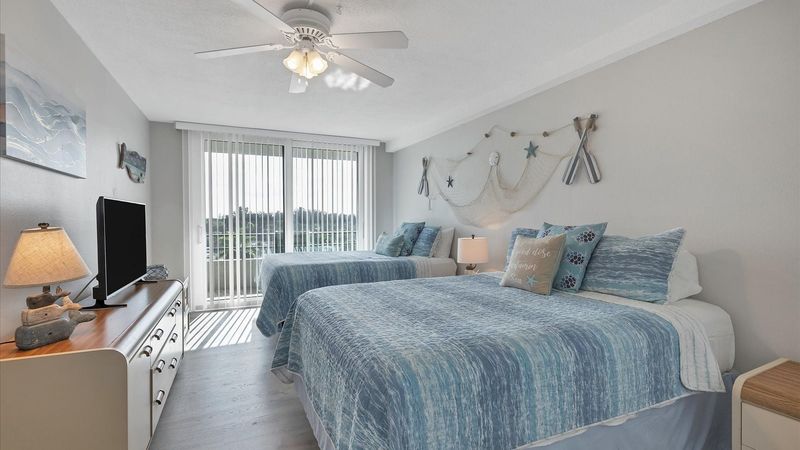 Bedroom  2
2 Queen Beds
50" Smart TV