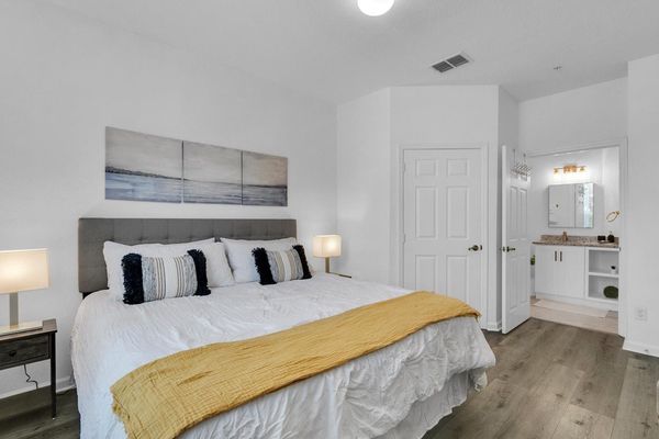 Master Bedroom (Angle 2)