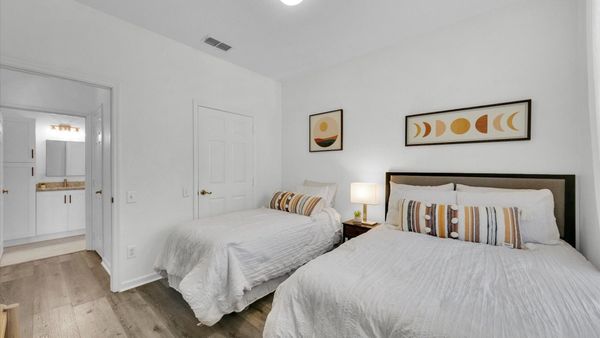 Twin/Double Bedroom 2 (Angle 2)
