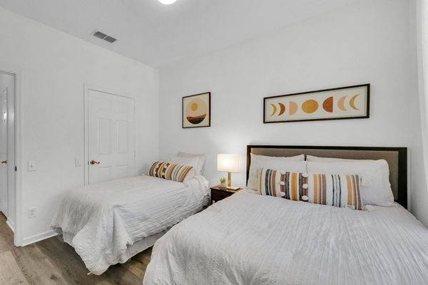 Twin/Double Bedroom 2 (Angle 2)