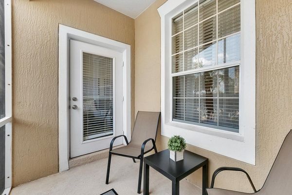 Lanai Seating (Angle)