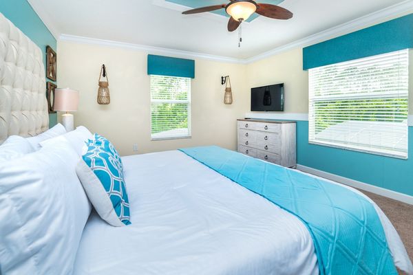 Master King Bedroom 2 (Angle)
43" Smart TV