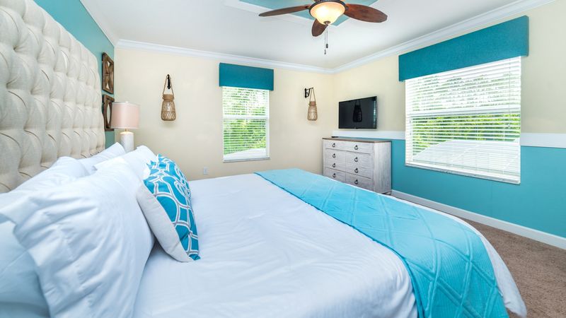 Master King Bedroom 2 (Angle)
43" Smart TV