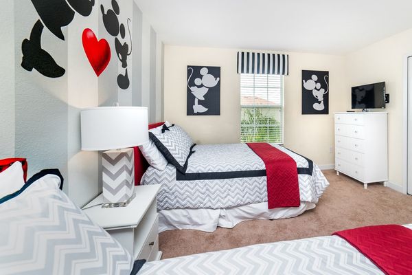 Double/Double Bedroom 4 (Angle)
32" Smart TV