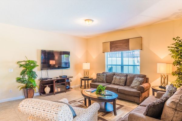 Living Room
65" Smart TV
PS3