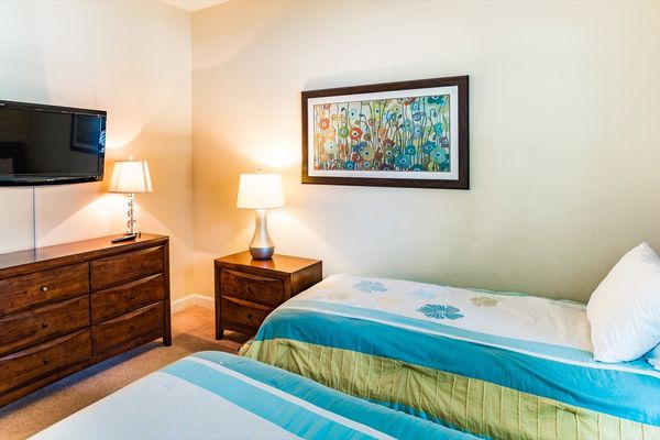 Two Twins Bedroom 2 Downstairs
32" TV