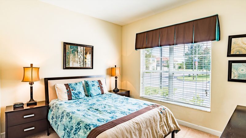 Queen Bedroom 1 (Angle)